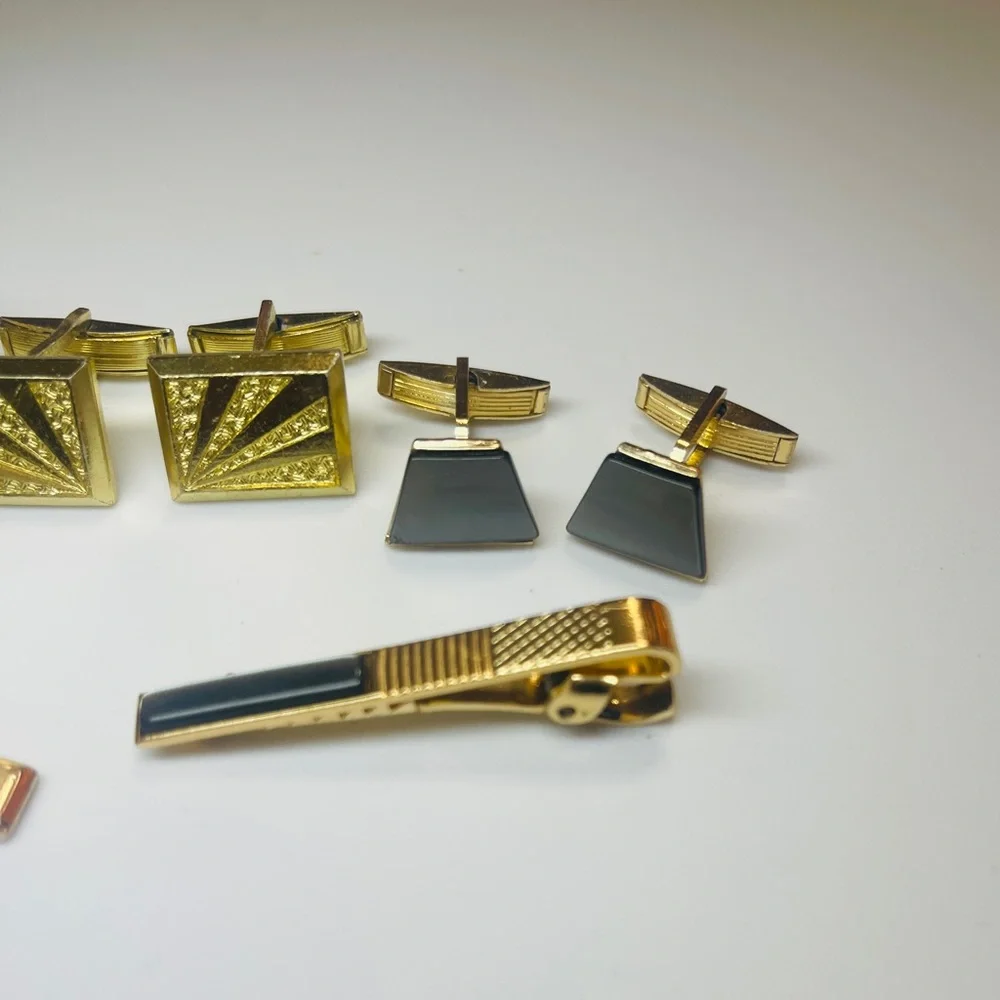 Lot of Vintage Men's Cufflinks And Tie Bars Assorted Gold Tone Dad Father’s Day
